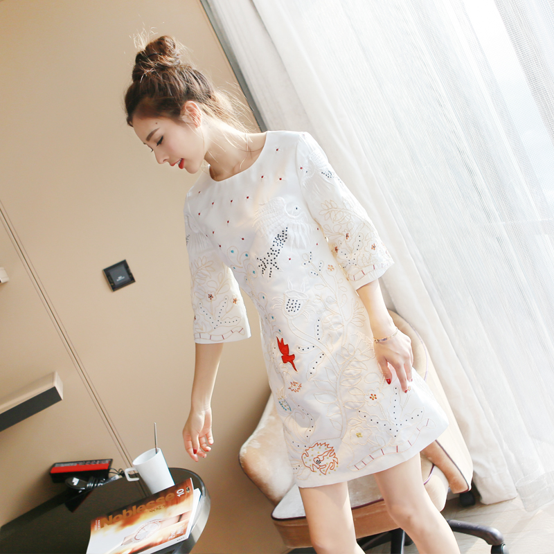 名媛2018秋季新款修身氣質復古裙子中袖刺繡淑女a字連衣裙女裝潮