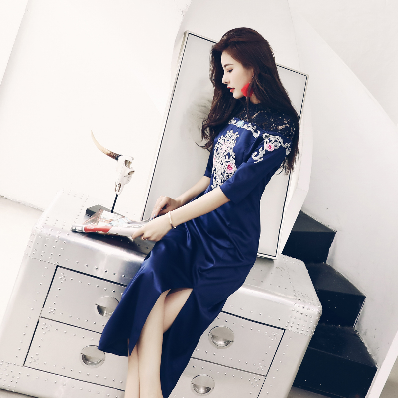 改良版旗袍秋季2018新款女裝中國風時尚少女現代刺繡開叉連衣裙