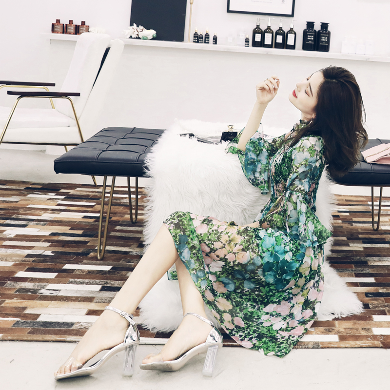 S秀淑女氣質2018夏季新款喇叭袖上衣超仙顯瘦印花裙子連衣裙潮